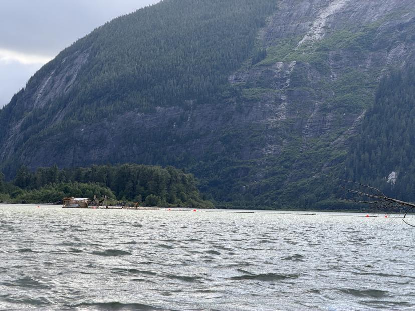 群山之间的 Skeena River